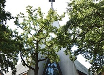 Pallotyński kościół wyróżnia charakterystyczna sylwetka budowli.