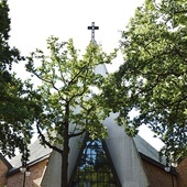 Pallotyński kościół wyróżnia charakterystyczna sylwetka budowli.