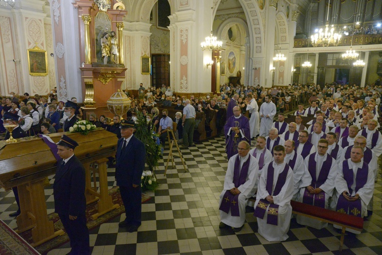 Pogrzeb śp. ks. Ireneusza Szustaka