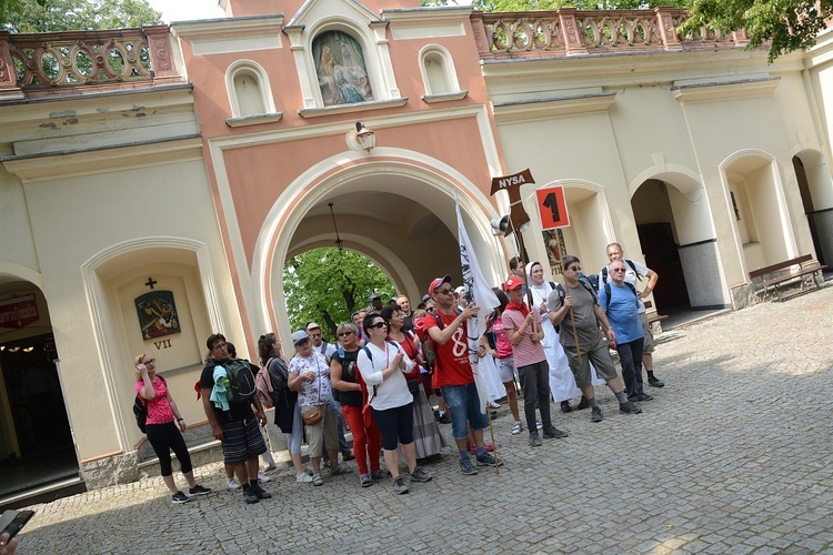 Jedynka czerwona melduje się na Górze św. Anny