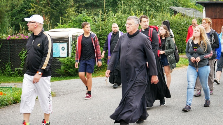 Nowa Ruda. Pieszo do Wambierzyc na 40-lecie koronacji