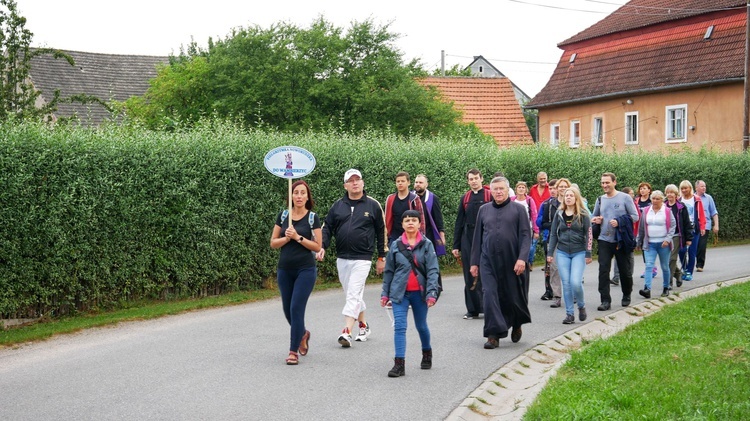 Nowa Ruda. Pieszo do Wambierzyc na 40-lecie koronacji