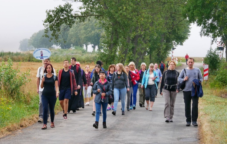 Nowa Ruda. Pieszo do Wambierzyc na 40-lecie koronacji