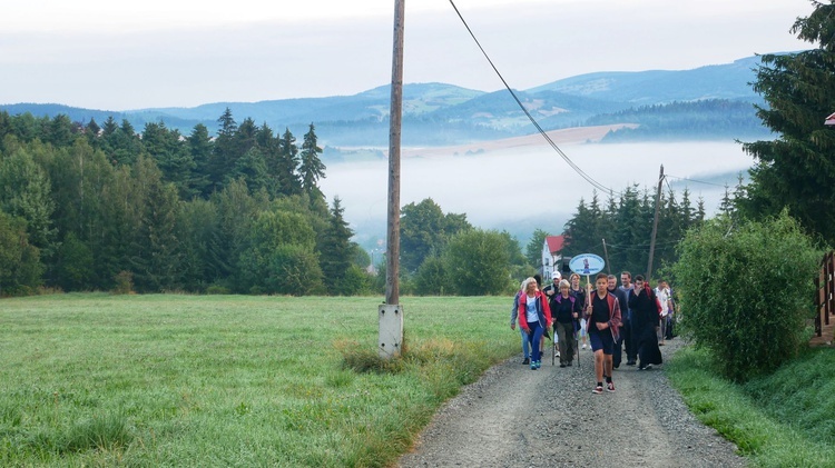 Nowa Ruda. Pieszo do Wambierzyc na 40-lecie koronacji