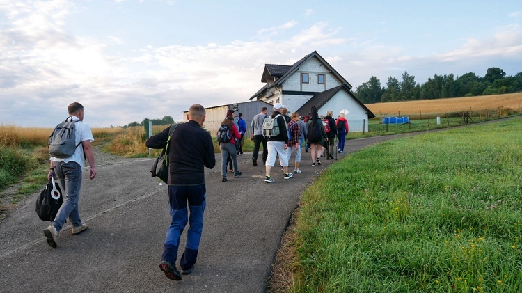 Nowa Ruda. Pieszo do Wambierzyc na 40-lecie koronacji