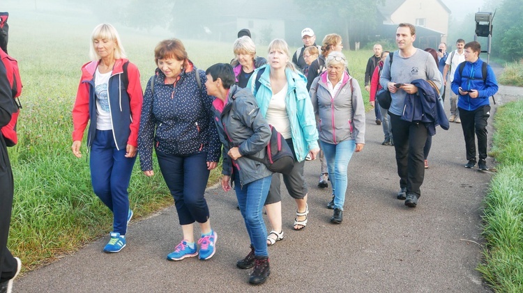 Nowa Ruda. Pieszo do Wambierzyc na 40-lecie koronacji