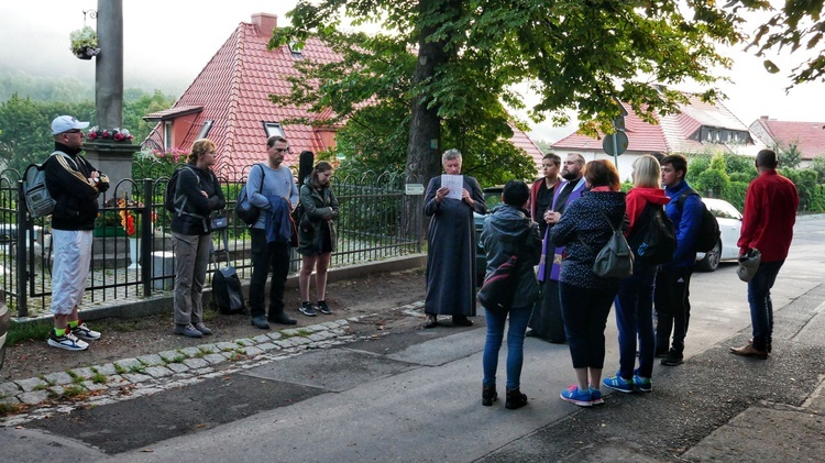 Nowa Ruda. Pieszo do Wambierzyc na 40-lecie koronacji