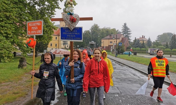 Sztafetę rozpoczęła grupa pomarańczowa