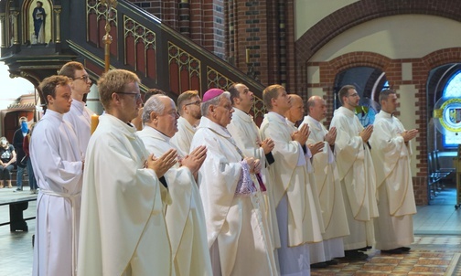 Czas budowania wspólnoty Kościoła