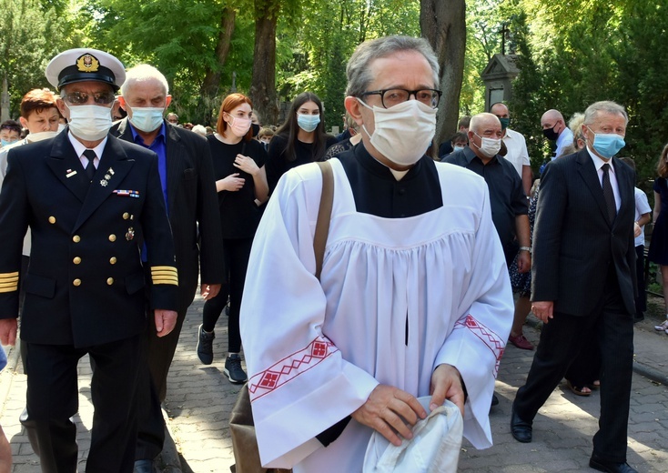 Płock. Pogrzeb ks. prof. Ireneusza Mroczkowskiego (1949-2020)