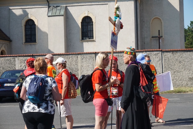 Piesza pielgrzymka na Jasną Górę - wyjście z Tworoga do Boronowa