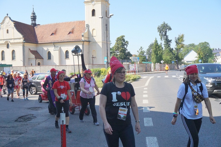 Piesza pielgrzymka na Jasną Górę - wyjście z Tworoga do Boronowa