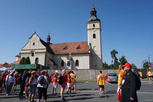 Piesza pielgrzymka na Jasną Górę - wyjście z Tworoga do Boronowa