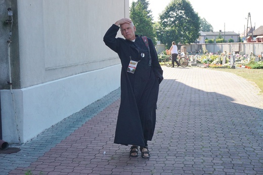 Piesza pielgrzymka na Jasną Górę - wyjście z Tworoga do Boronowa