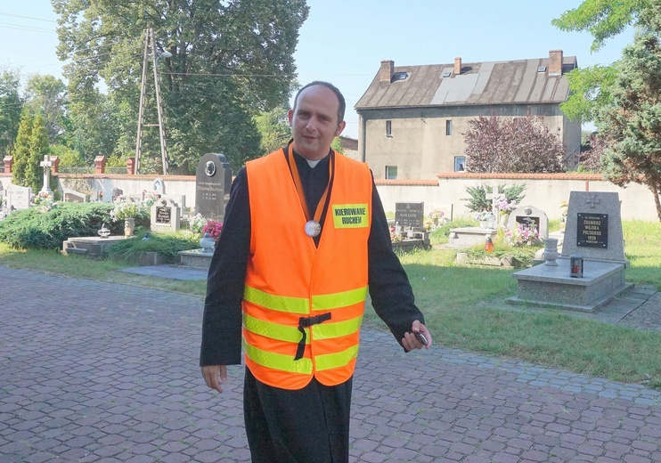 Piesza pielgrzymka na Jasną Górę - wyjście z Tworoga do Boronowa