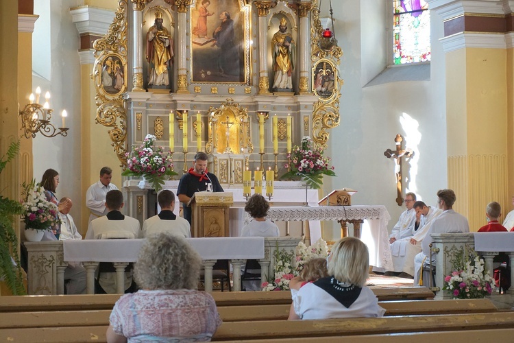 Piesza pielgrzymka na Jasną Górę - wyjście z Tworoga do Boronowa