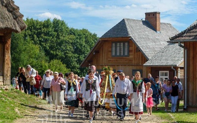 "Dożynki dworskie" to okazja do poznania dawnych tradycji.