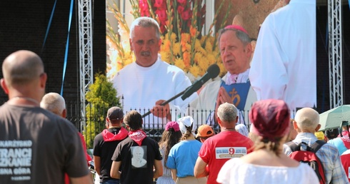 Biskup Henryk Tomasik przewodniczył Mszy św. po wejściu pielgrzymki na Jasną Górę.