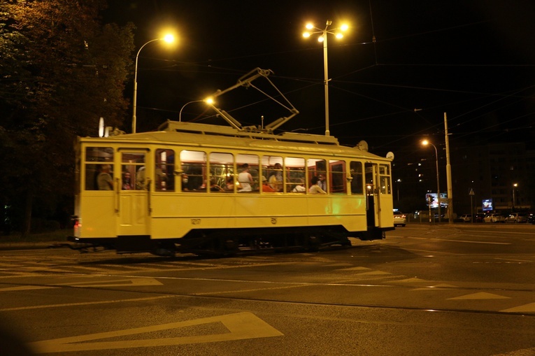 Nocny przejazd zabytkowymi tramwajami