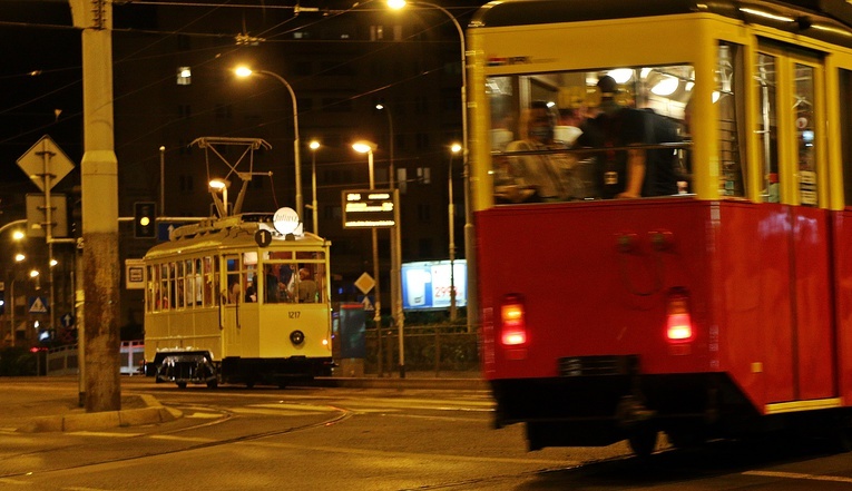 Nocny przejazd zabytkowymi tramwajami