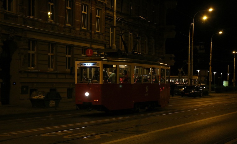 Nocny przejazd zabytkowymi tramwajami