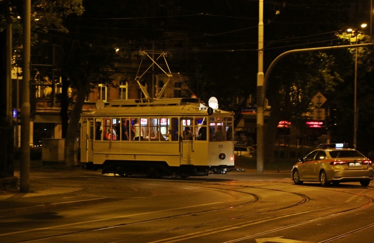 Nocny przejazd zabytkowymi tramwajami