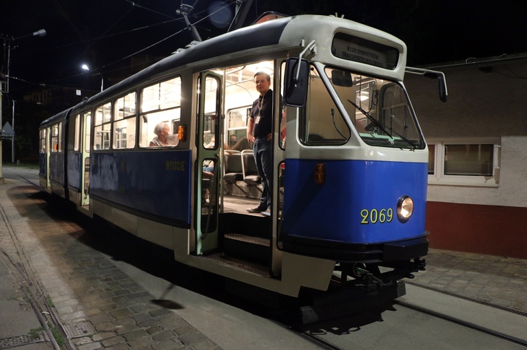 Nocny przejazd zabytkowymi tramwajami