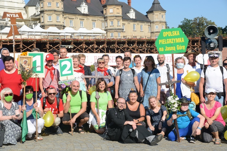 Pielgrzymkowe wejście na Jasną Górę