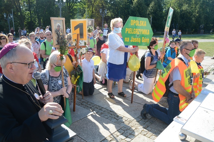 Pielgrzymkowe wejście na Jasną Górę