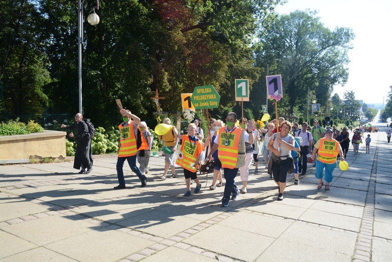 Pielgrzymkowe wejście na Jasną Górę