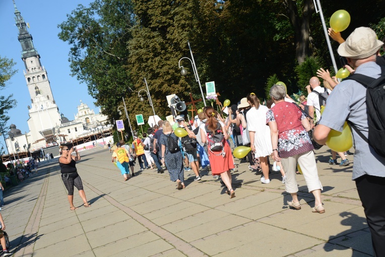 Pielgrzymkowe wejście na Jasną Górę