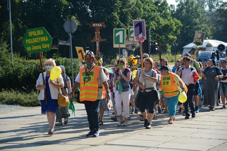 Pielgrzymkowe wejście na Jasną Górę