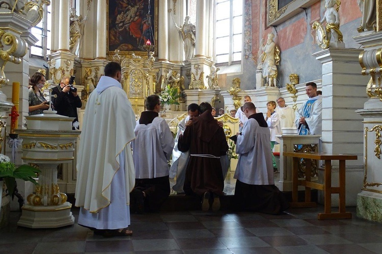 Obłóczyny u wschowskich franciszkanów