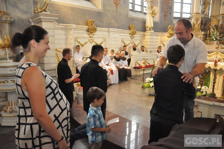 Obłóczyny w klasztorze Braci Mniejszych we Wschowie 