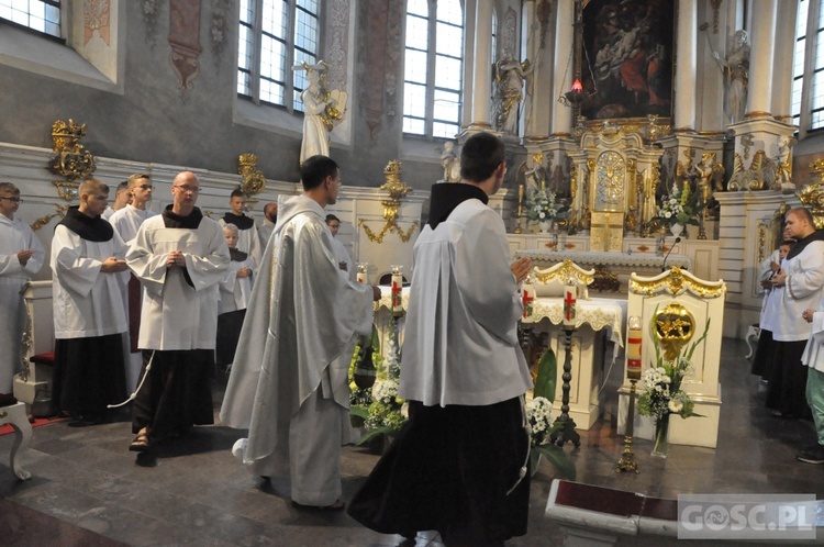 Obłóczyny w klasztorze Braci Mniejszych we Wschowie 