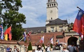 Piesza pielgrzymka na Jasną Górę - przekazanie krzyża w Konopiskach