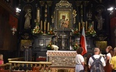 Piesza pielgrzymka na Jasną Górę - przekazanie krzyża w Konopiskach