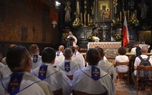 Piesza pielgrzymka na Jasną Górę - przekazanie krzyża w Konopiskach