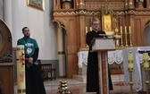 Piesza pielgrzymka na Jasną Górę - przekazanie krzyża w Konopiskach