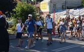 Piesza pielgrzymka na Jasną Górę - przekazanie krzyża w Konopiskach
