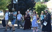 Piesza pielgrzymka na Jasną Górę - przekazanie krzyża w Konopiskach