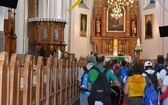 Piesza pielgrzymka na Jasną Górę - przekazanie krzyża w Konopiskach