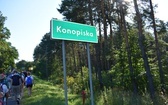 Piesza pielgrzymka na Jasną Górę - przekazanie krzyża w Konopiskach