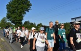 Piesza pielgrzymka na Jasną Górę - przekazanie krzyża w Konopiskach