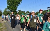 Piesza pielgrzymka na Jasną Górę - przekazanie krzyża w Konopiskach