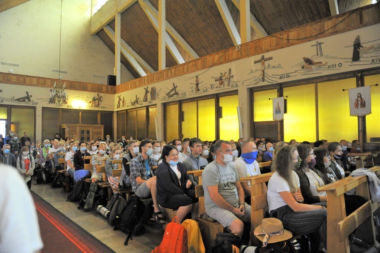 38. PPT. Dzień siódmy. Msza św. w Sokolnikach