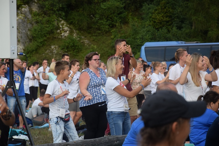 38. PPT. Dzień siódmy. Apel w Trzebniowie