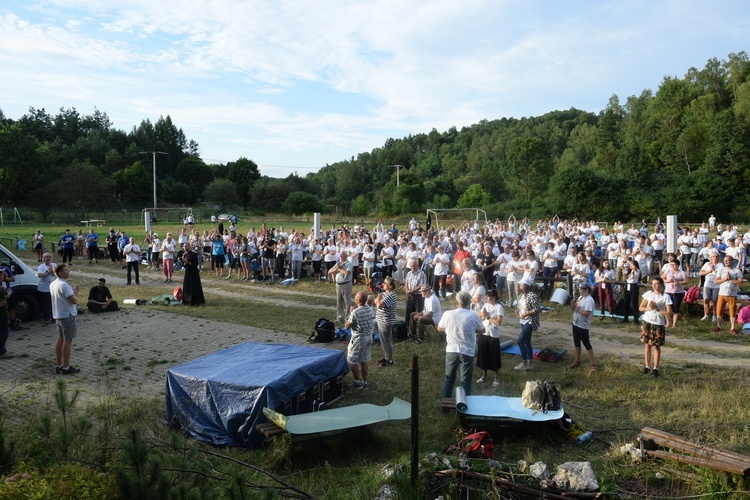 38. PPT. Dzień siódmy. Apel w Trzebniowie