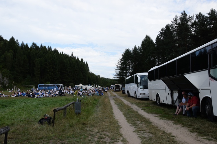 38. PPT. Dzień siódmy. Apel w Trzebniowie