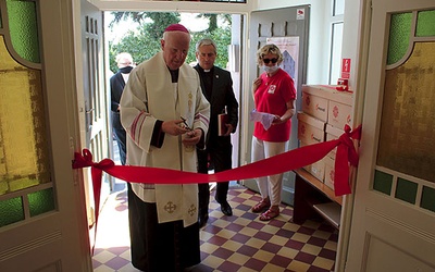 Przecięcie wstęgi zainicjował bp Ignacy Dec, emerytowany ordynariusz diecezji świdnickiej.